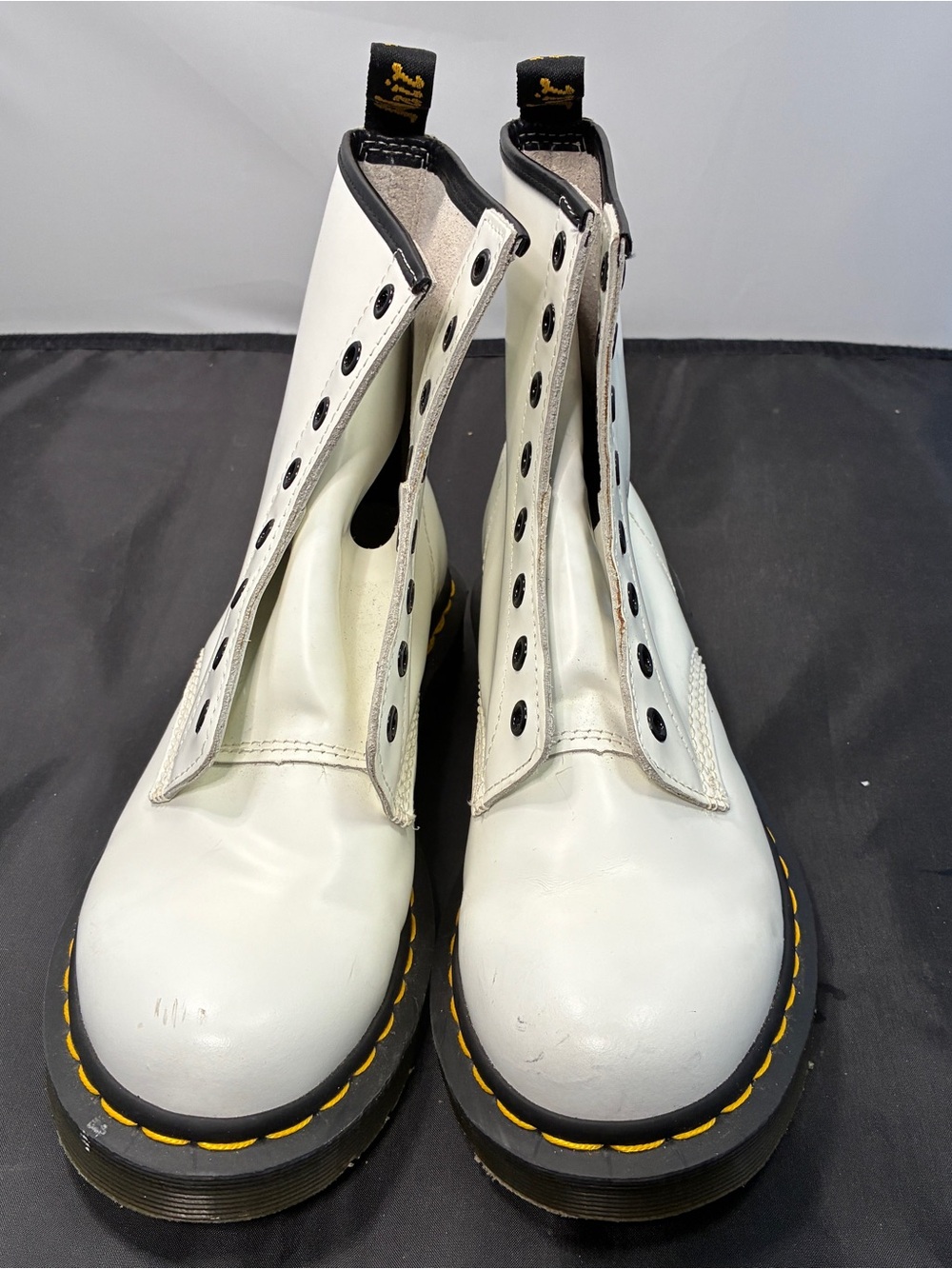 Dr Martens 11821 White Eye Combat Boots Womens Size 8